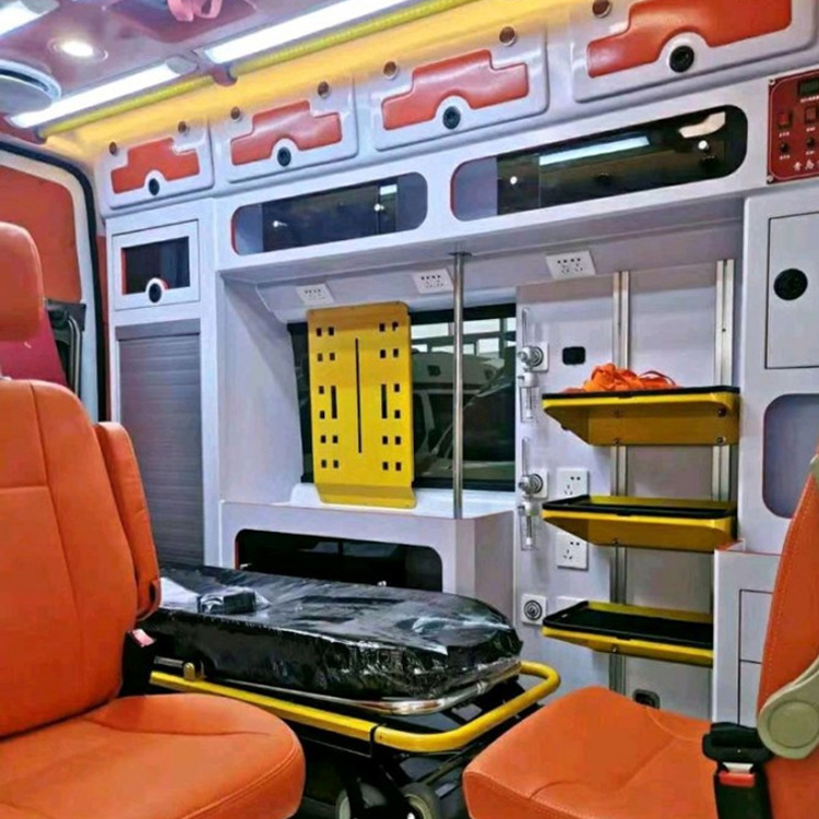 开平长途救护车护送病人租赁价格
